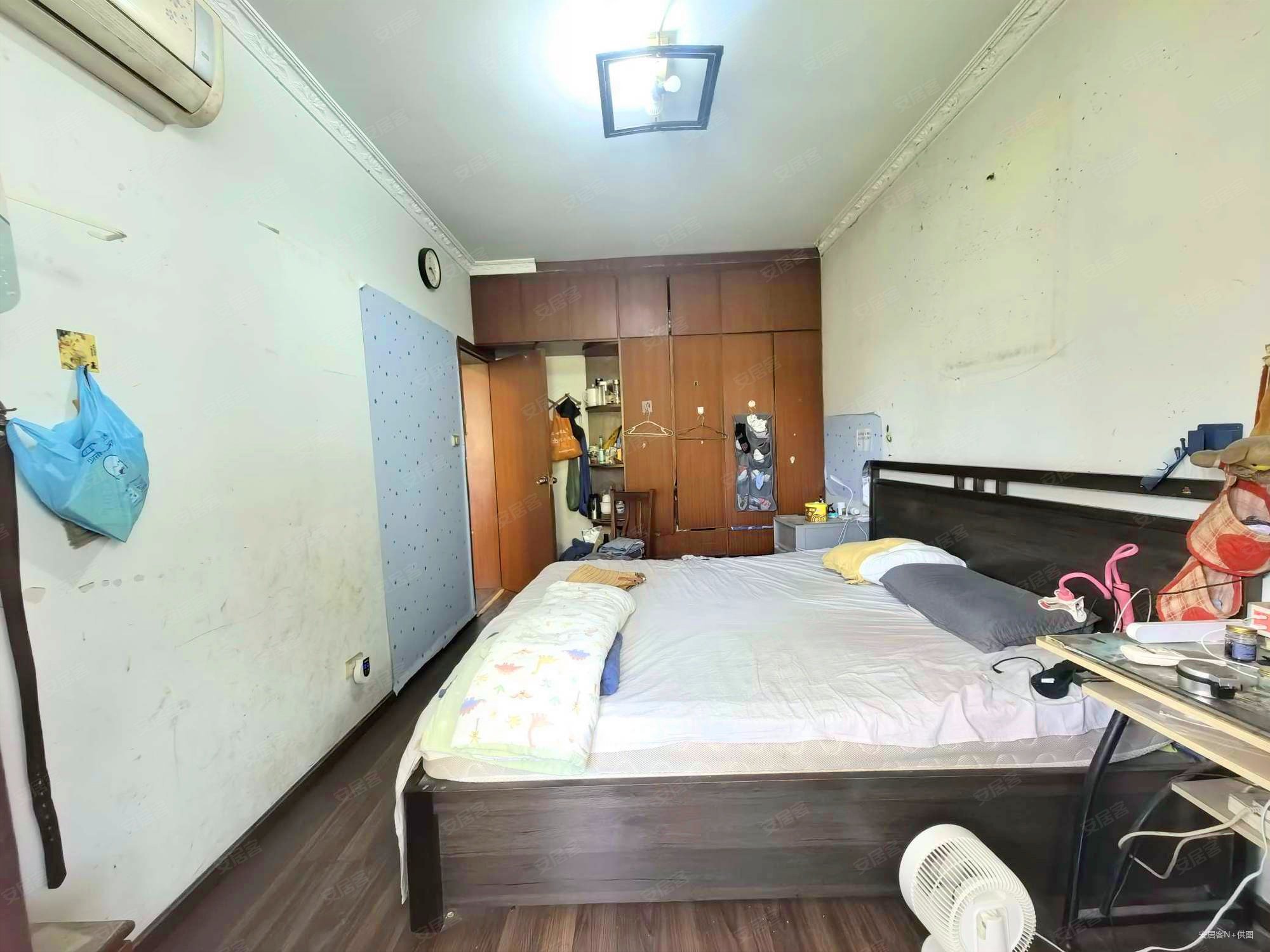 青山区29街坊2室2厅1卫72㎡南北58万