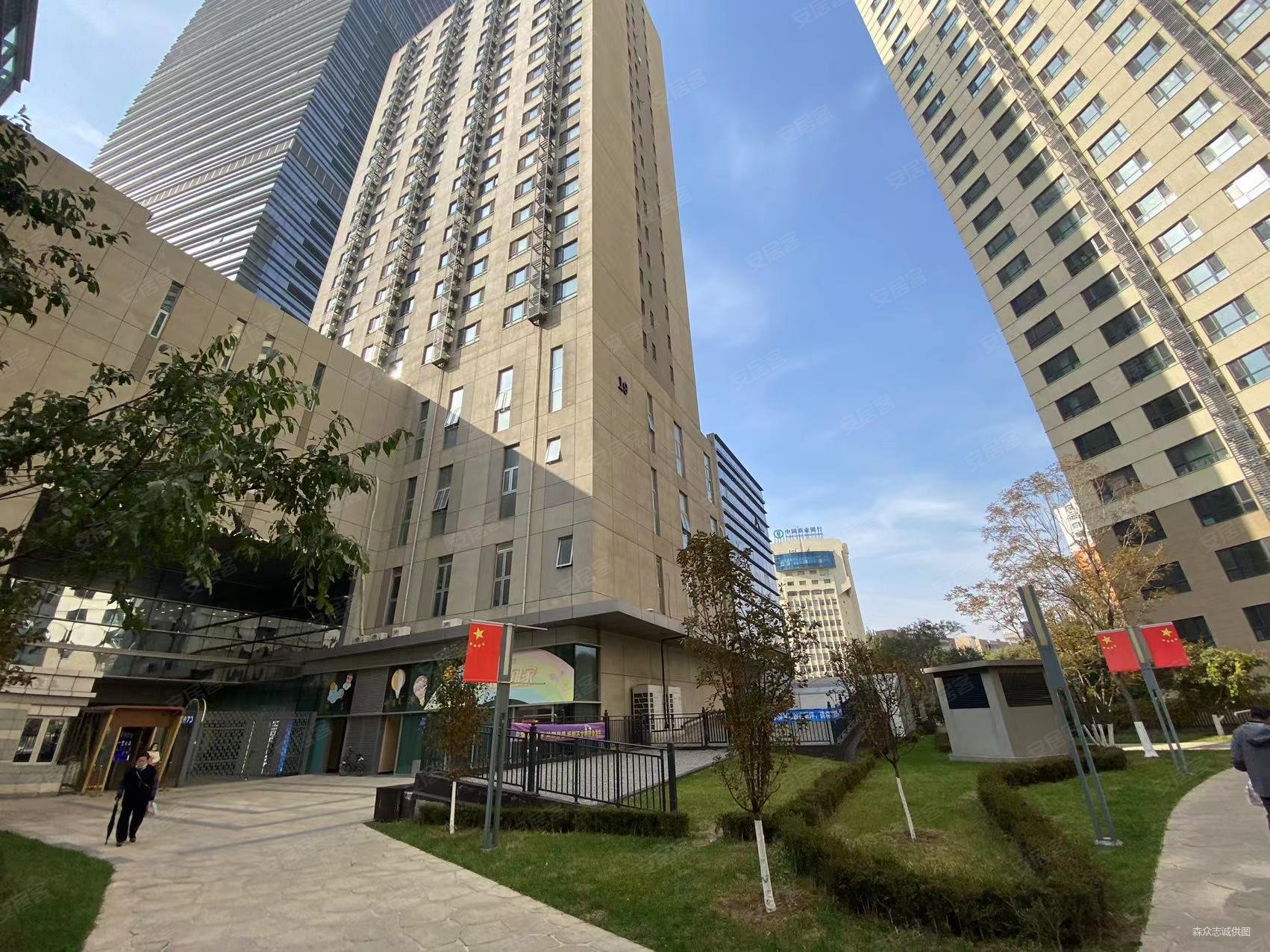 楼新装修好南北两室万科春河里价格低看房方便业主诚售靠谱