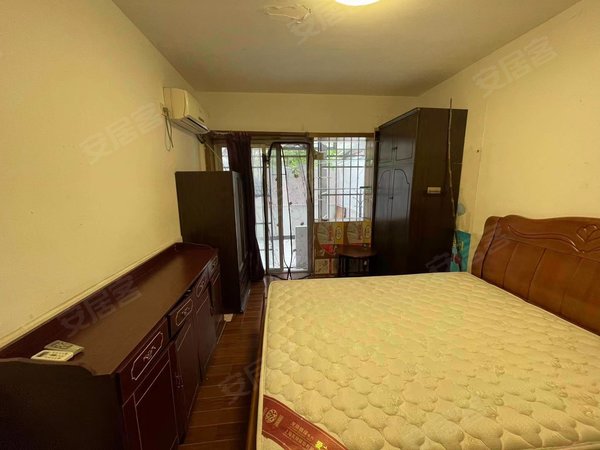 上海青浦徐泾广虹公寓(真实保证)广虹公寓1室出租房源真实图片