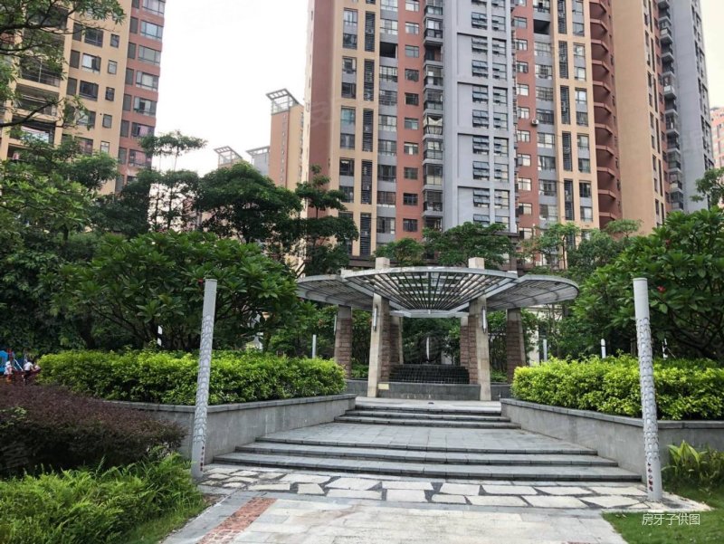 深业金榜山3室2厅1卫99.07㎡西南125万