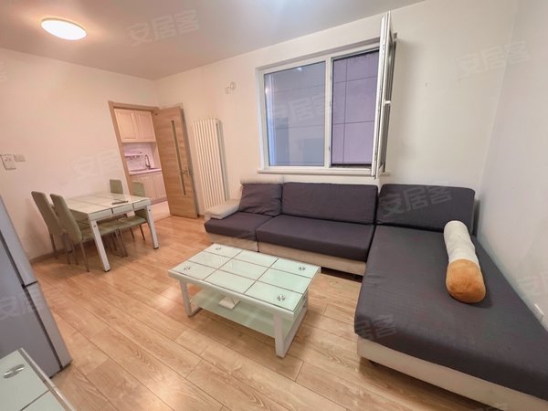 北京大兴瀛海镇城建兴悦居8号线瀛海站 红星医院旁 精装大一居 家具