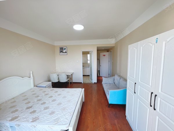 昆明官渡国贸中心米兰春天金马水果市场！24小时热水！圣世一品！无中介月付！关上国贸出租房源真实图片