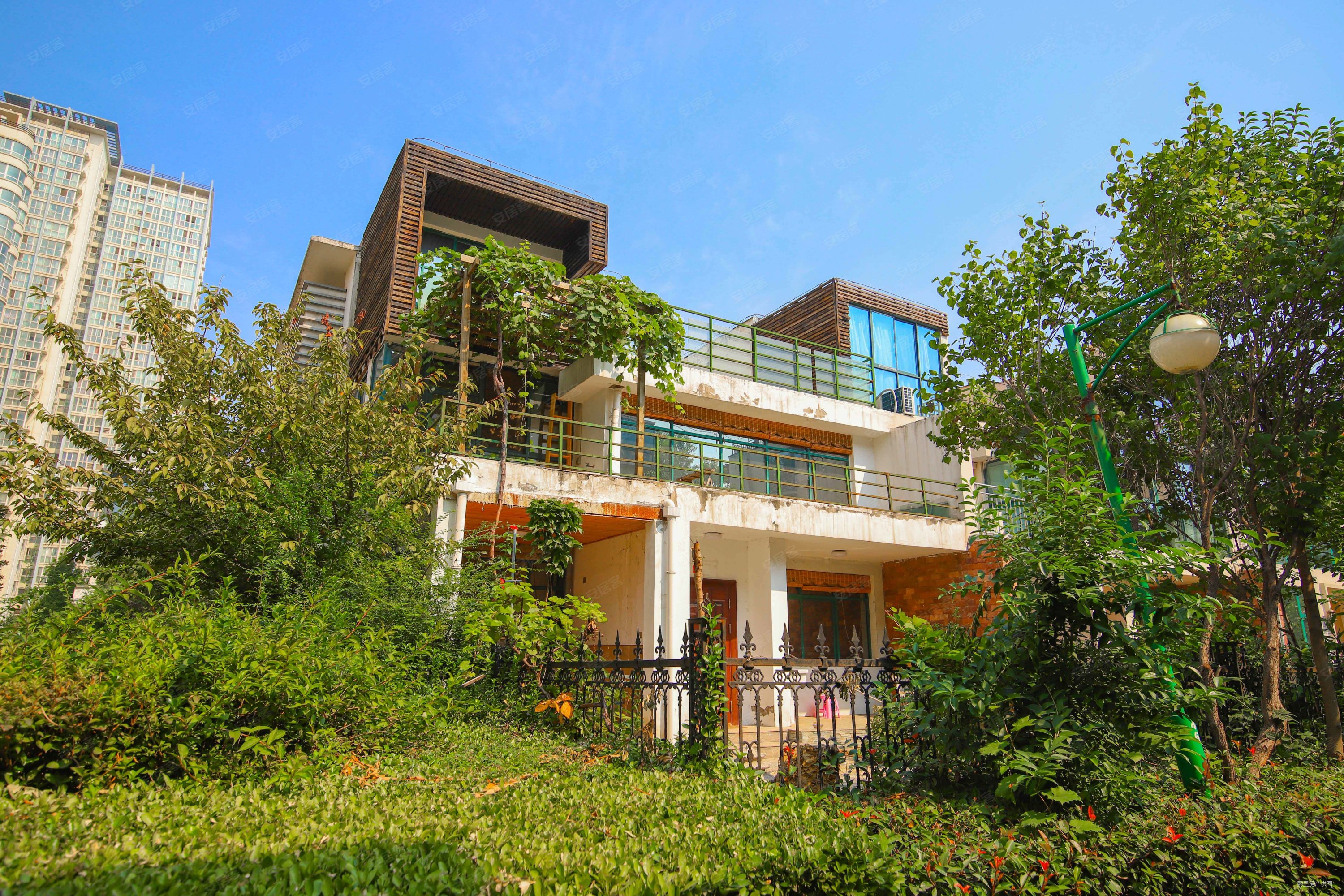 康城逸树(公寓住宅)6室3厅2卫330㎡南北650万