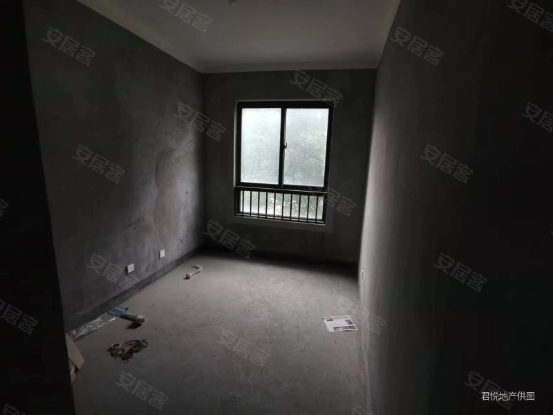 高铁新城植物园板块,舒适3房,户型格局好,无遮挡视野开阔,世茂尚景