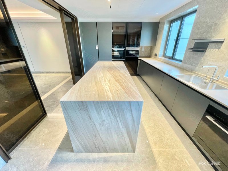 雅颂阁8号楼高区全新未住东户大平层没有挡光协议