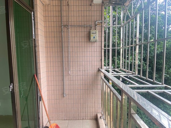 深圳宝安石岩河滨花园石岩 河滨花园 3室2厅1卫 100平 电梯房 3300