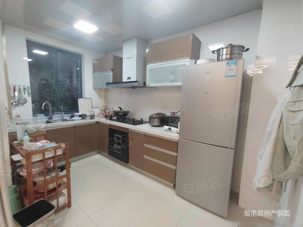 石碶地铁口电梯房3室2卫精装自住保养好南北通透房东急卖,雍景苑(西区