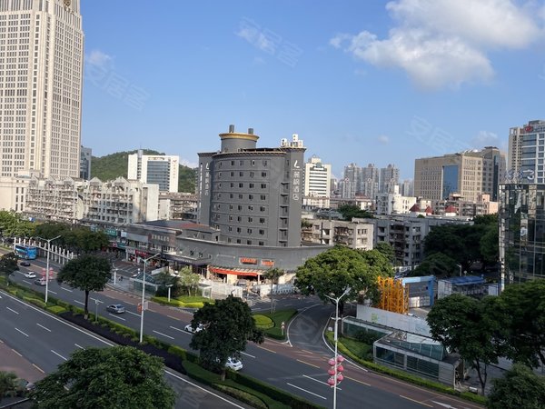 珠海香洲吉大嘉年华国际公寓吉大,中电大厦巴士站,嘉年华公寓一房一厅