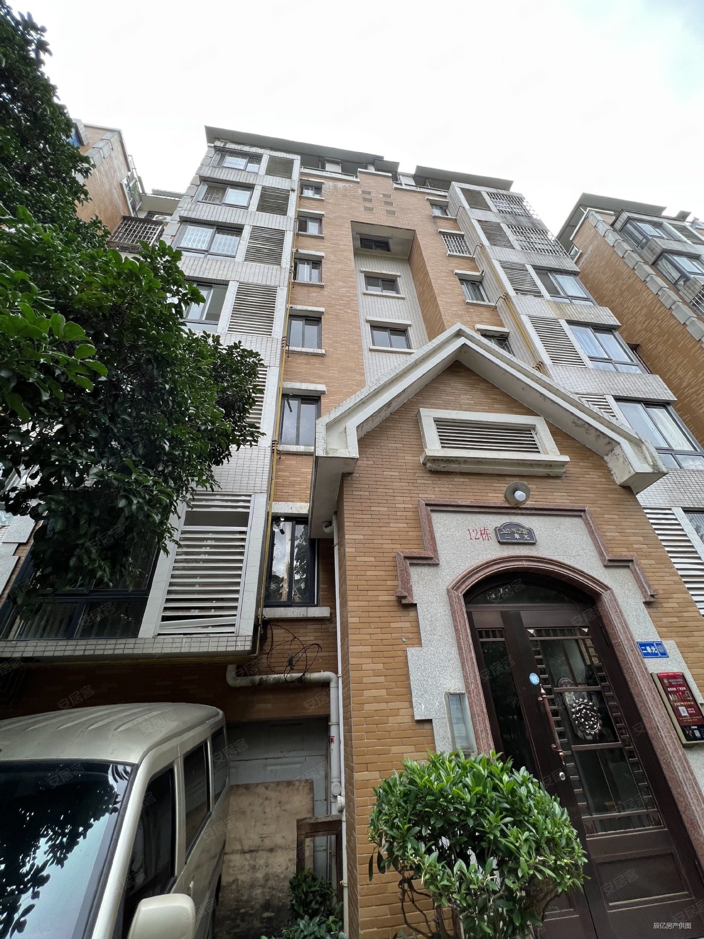 天润格林庄园3室2厅1卫90.3㎡南北73万