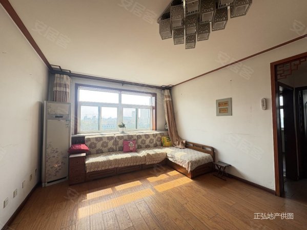 新东方华庭3室2厅1卫106㎡南北80万