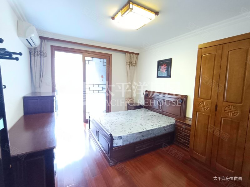 名都新城(二期)3室2厅2卫128.2㎡南813万