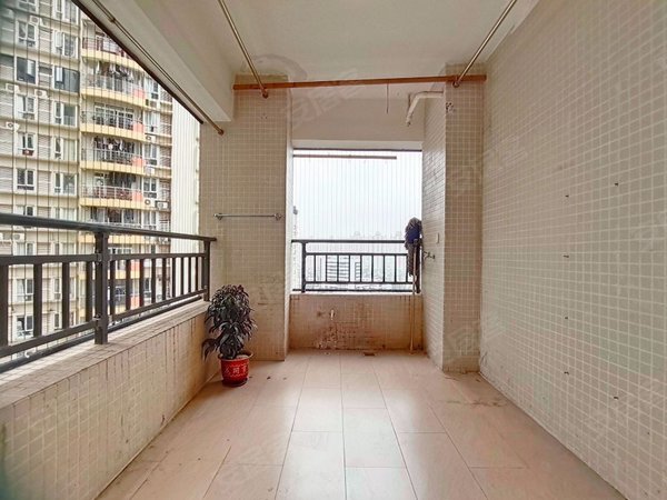 深圳罗湖布心景亿山庄高端大气上档次 低调奢华有内涵 大四房 带固定