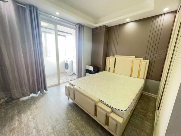 福州鼓楼铜盘路瑞景大厦家中有露台开派对 烧烤都可以 电梯三房豪华