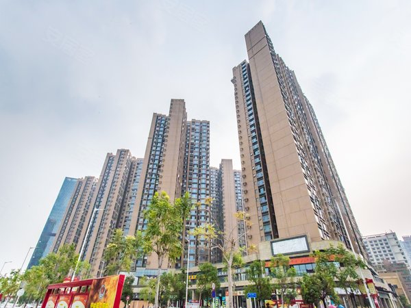 深圳宝安松岗联投东方华府(二期)联投东方华府(二期) 4室2厅2卫 90平