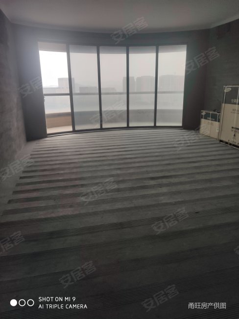 皇冠花园一期 一线河景房 全新毛坯大平层 高层视野开阔