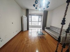 枣庄薛城城东区域苹果花园:电梯洋房小三室,带车位家具家电齐全拎包入住出租房源真实图片