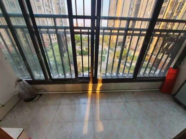 武汉东西湖吴家山海林广场海林广场 核心商圈 保养好 热乎的刚出来 有