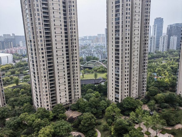 【多图】龙湖春江郦城,区政府租房,滨江天街旁新出一套高层大三房带