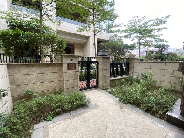 南宁青秀凤岭北荣和公园墅凤岭北豪华装修联排别墅带ktv共6个房间上下