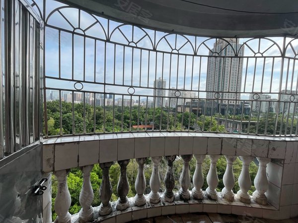 深圳龙岗龙城国际城市花园不用开空调的房子,南北通透,周边配套齐全