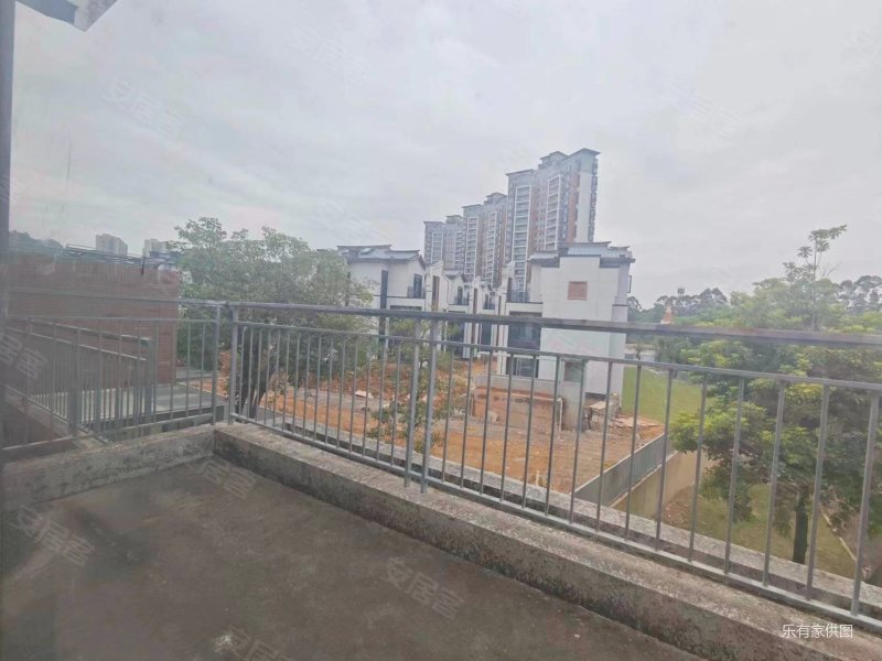 中惠香樟半岛叠墅  业主着急出售   满五