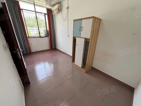 【多图】安良八村,横岗租房,实图实价 安良电梯大一房一厅带阳台 家电