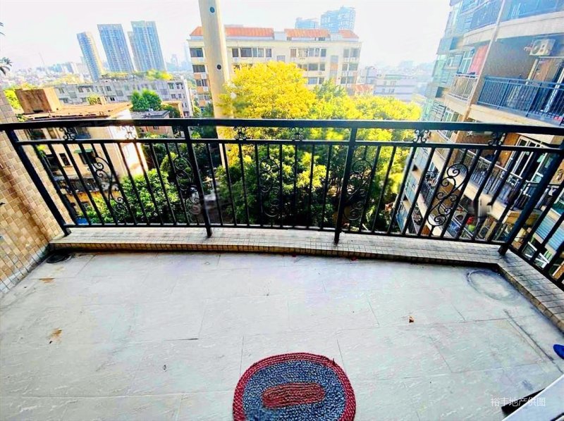 怡新花园交通便捷商业配套成熟有电梯近地铁产权清晰