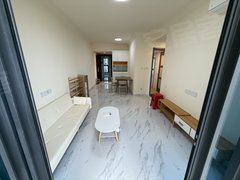 桂林临桂一院两馆包物业 2台空调 东边户朝南 户型方正实用拎包入住随时看房!出租房源真实图片