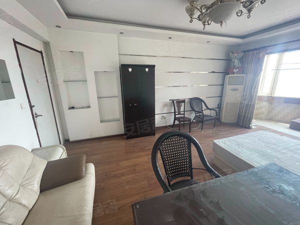 天津河西友谊路环渤海国际公寓带电梯通风采光很好,干净整洁,可随时