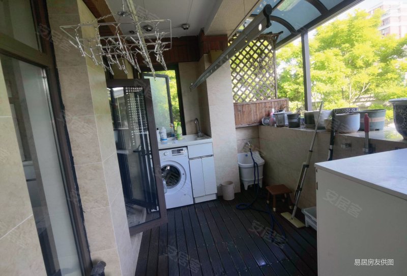 花园洋房四房 有产权车位 尼德兰一期 诚意出售钥匙看房