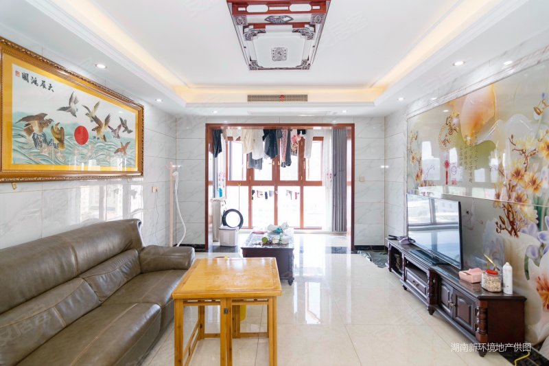 联诚国际城 电梯房 环境好 装修好 满五 双卫格局