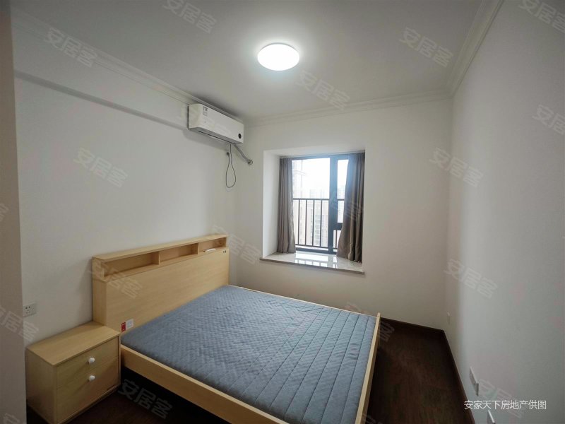 双卫 精装好房 有电梯 商业配套成熟 南北通透,招商东城华府二手房