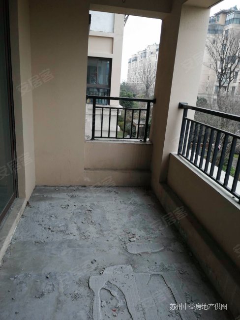 送车位 前排 洋房 清水毛坯,金科东方水榭二手房,235万,4室2厅,2卫