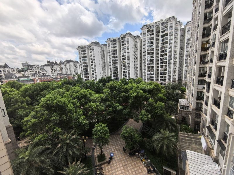 金海岸花园(二期)2室2厅2卫87.6㎡东南208万