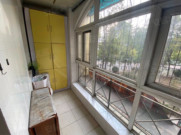 天津南开华苑华苑新城云华里云华里大平米电梯两室,小区环境优美,配套