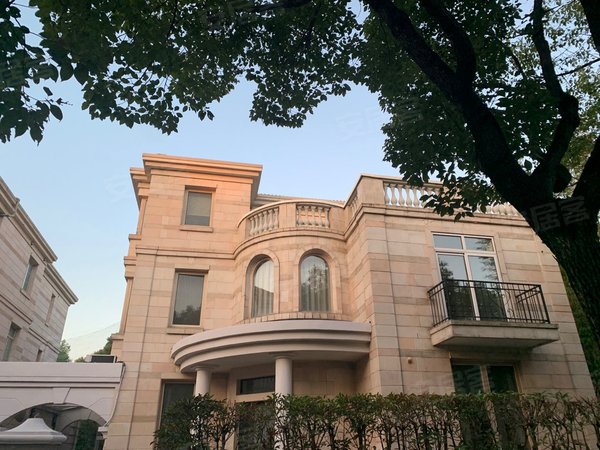上海浦东张江汤臣高尔夫(别墅)高尔夫球场独栋屋况很棒有钥匙可以看房