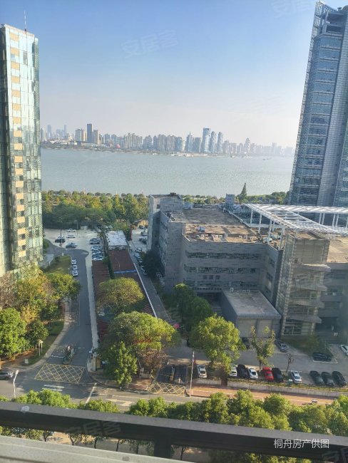 南昌房产网>南昌二手房>红谷滩二手房>沙井路二手房>联发广场克拉公寓