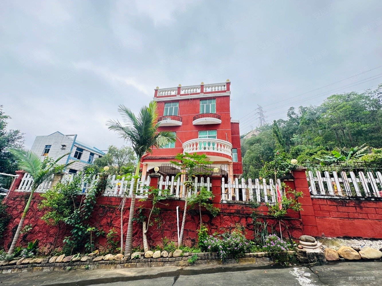 御海湾山庄5室2厅4卫486㎡西南1500万