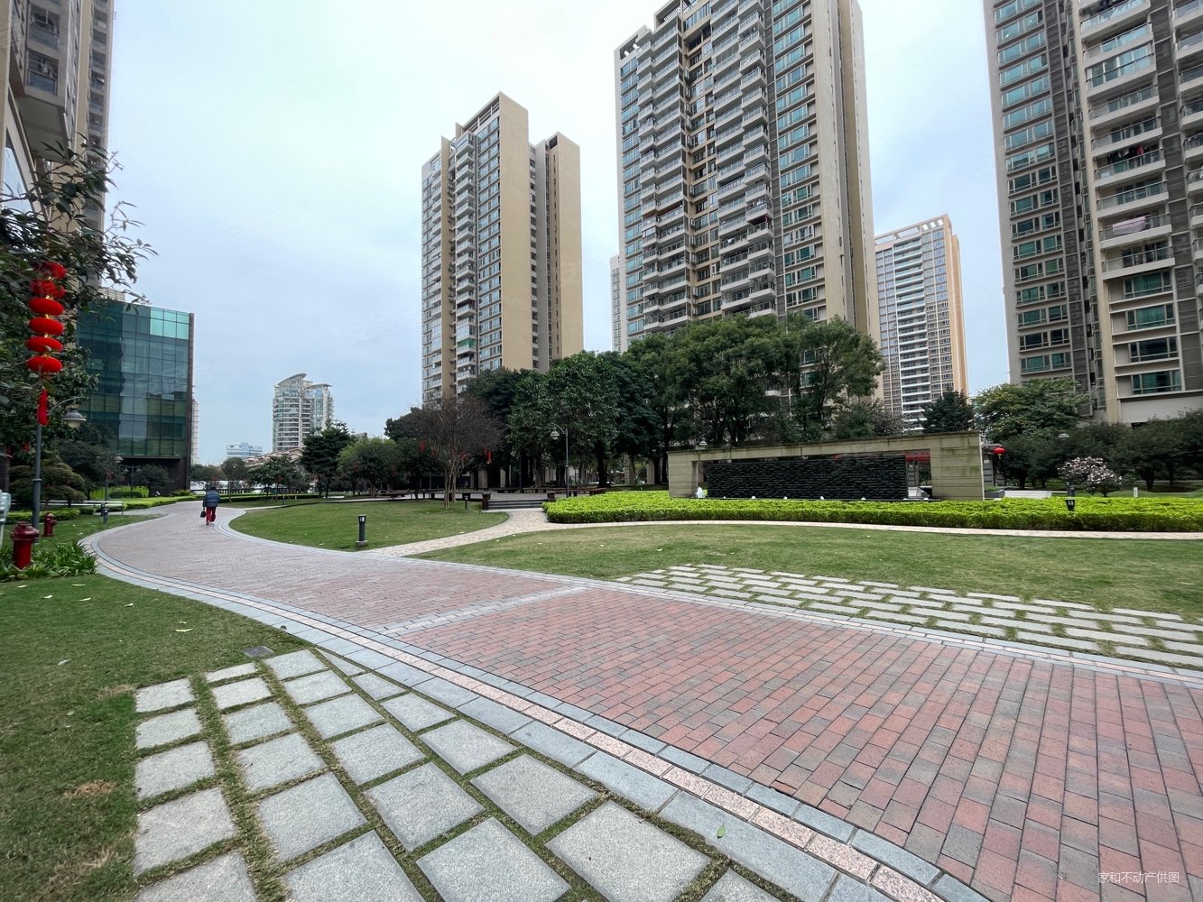 锦东花园小区采光好户型方正全新毛坯随时可看