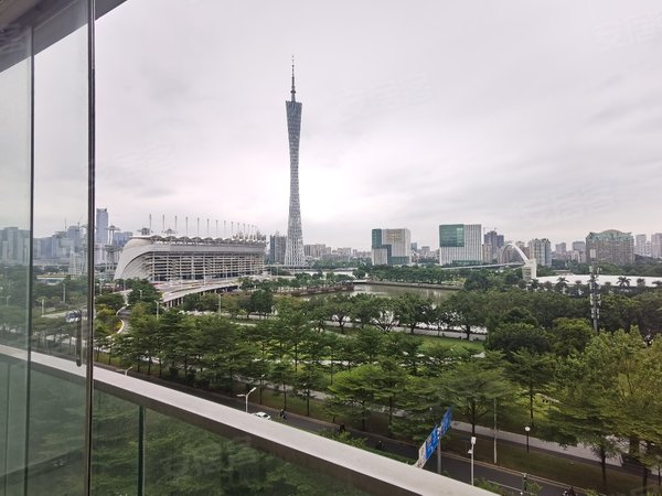 广州天河珠江新城西碧海湾东南三房 采光通透 阳台正望小蛮腰 享视野