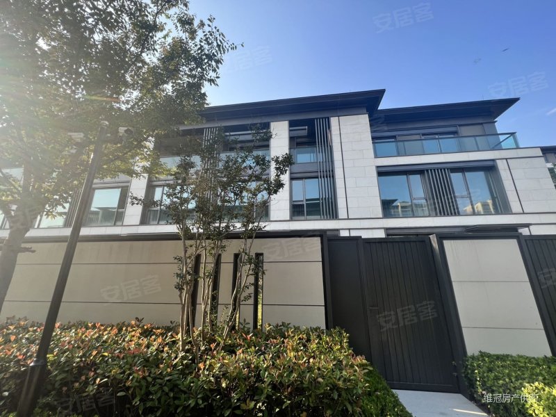 青岛核心湾区!融创红岛湾 70年产权 联排别墅 附赠,湾