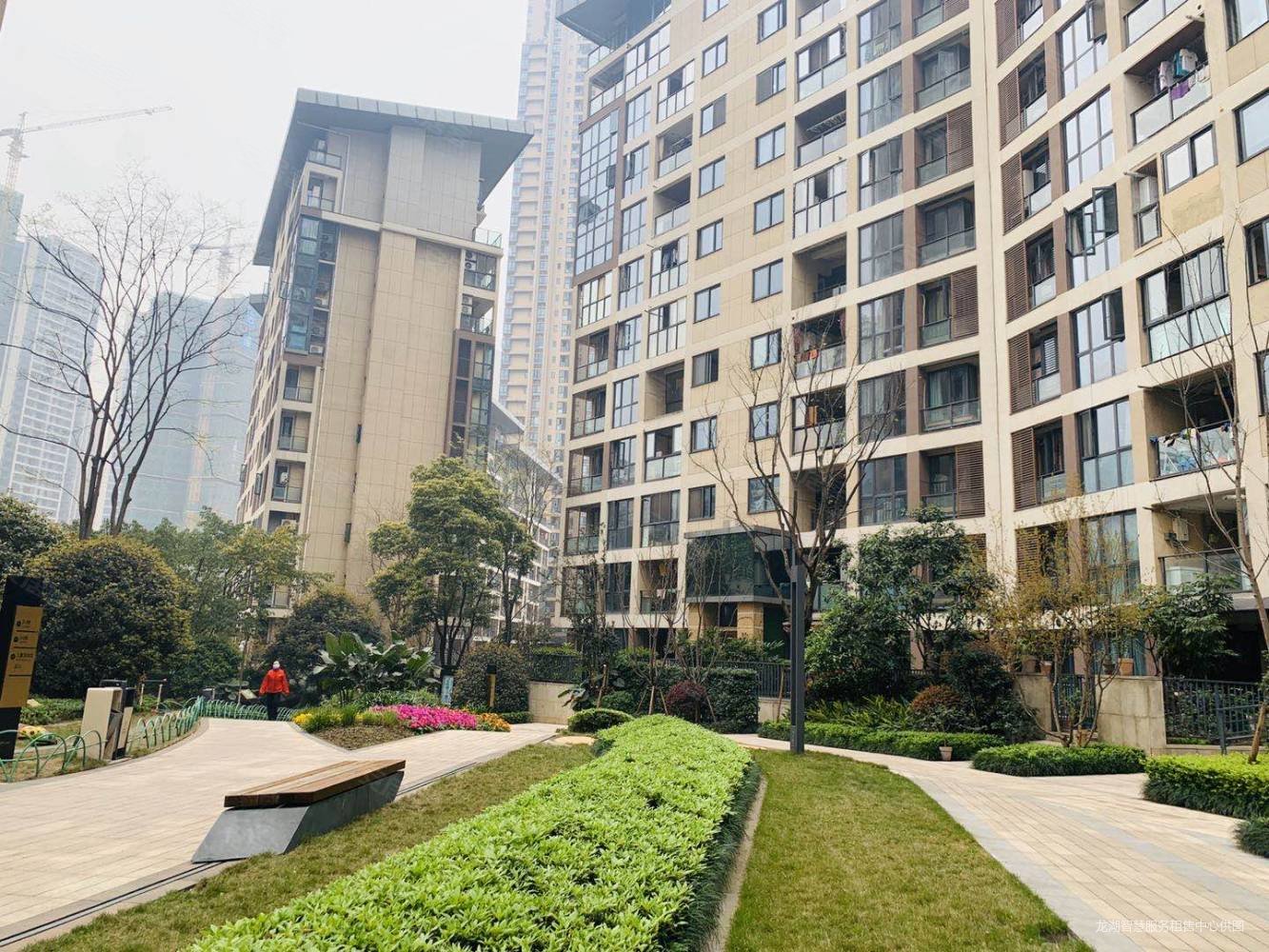 观音桥北滨路 龙湖春森彼岸 看江跃层洋房 拎包入住 豪华装修