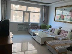 海西格尔木城区玲珑湾三室两厅一卫，四楼，房子干净整洁拎包入住，2200月出租房源真实图片