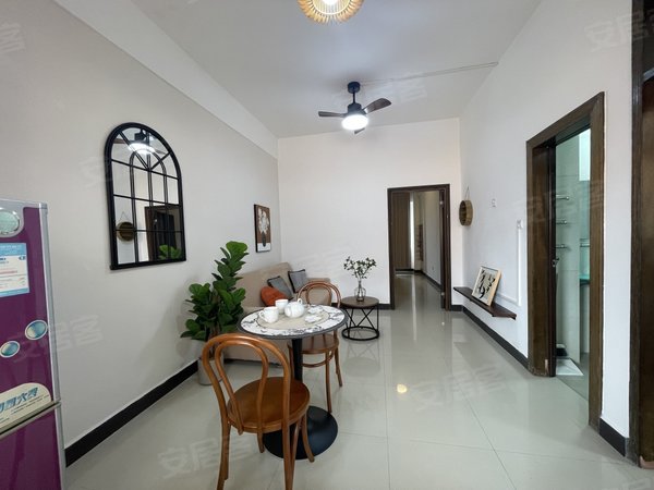 玉林玉州玉州周边金都花园万达附近,金都花园,精装一房,干净整洁,配套