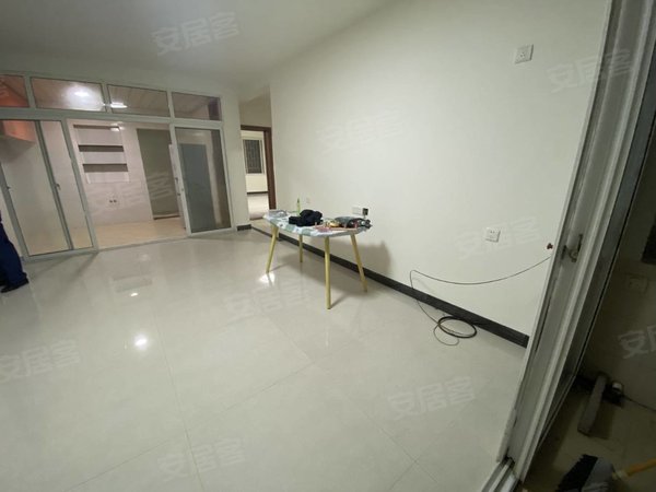 桂林七星玉满大酒楼东城雅苑东城雅苑 澳洲花园 2房 2楼 精装修出租房源真实图片
