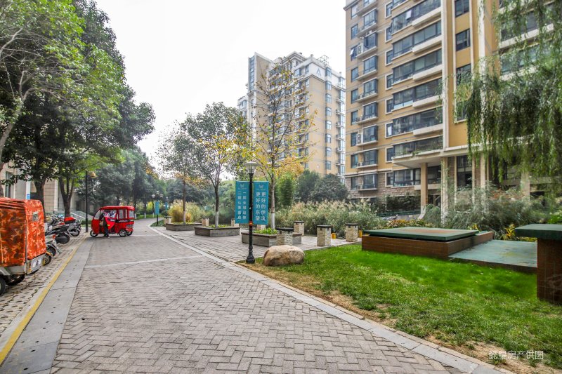 建业森林半岛(别墅)5室2厅2卫335.08㎡南北680万