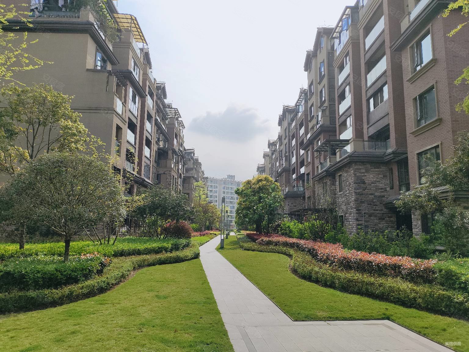 琅樾江山4室2厅3卫116.79㎡南北120万