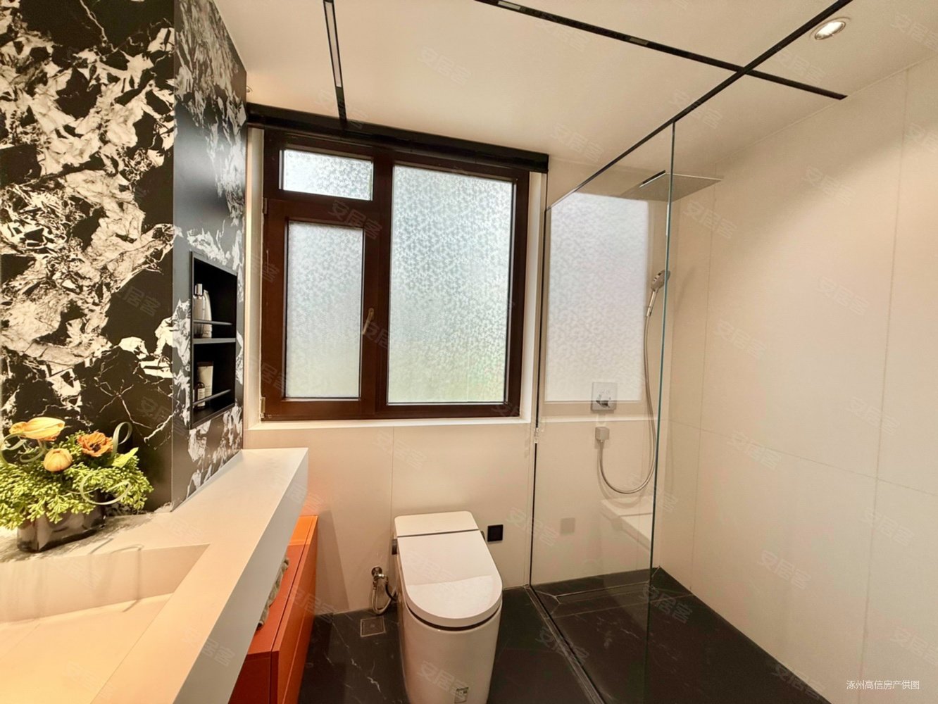 金品世家4室2厅2卫151㎡南北135万