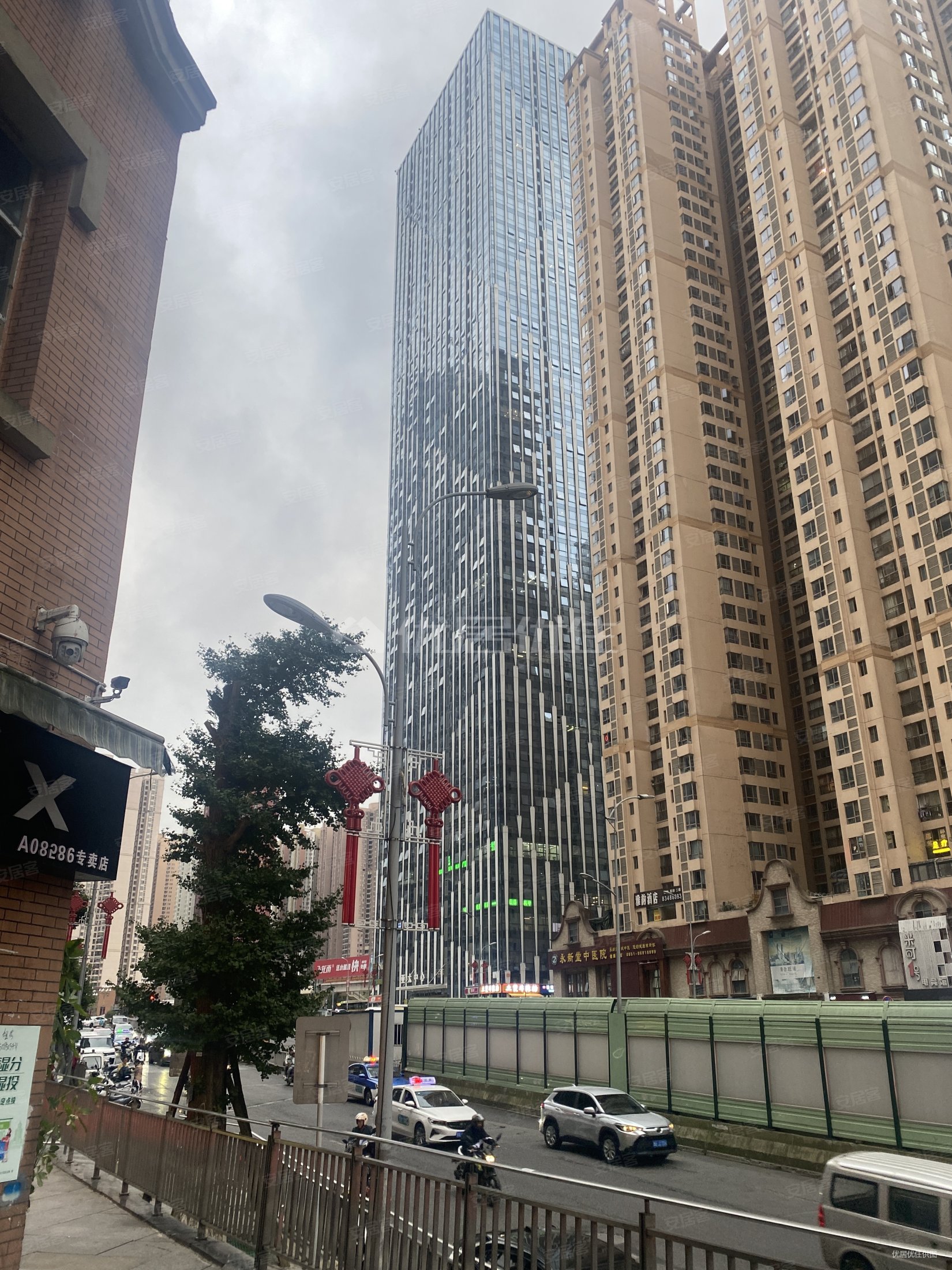 朝向东南贵阳市花果园普装115平诚心出售价格可议