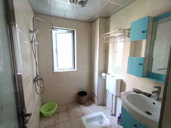 重庆江北南桥寺保利香雪主卧带卫生间 保利香雪 3室1厅2卫 电梯房